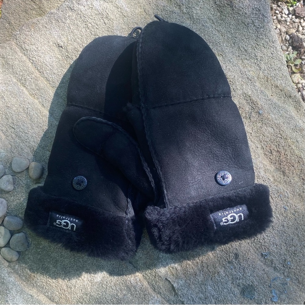 UGG® Australia Shearling Flip Mittens